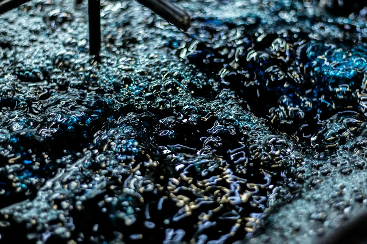 Plastik geri dönüşüm — Granül hattı, yıkama suyu ve kesme kafası soğutmasında hedef sıcaklıklar, kirli su riski ve KPLN model seçimi.